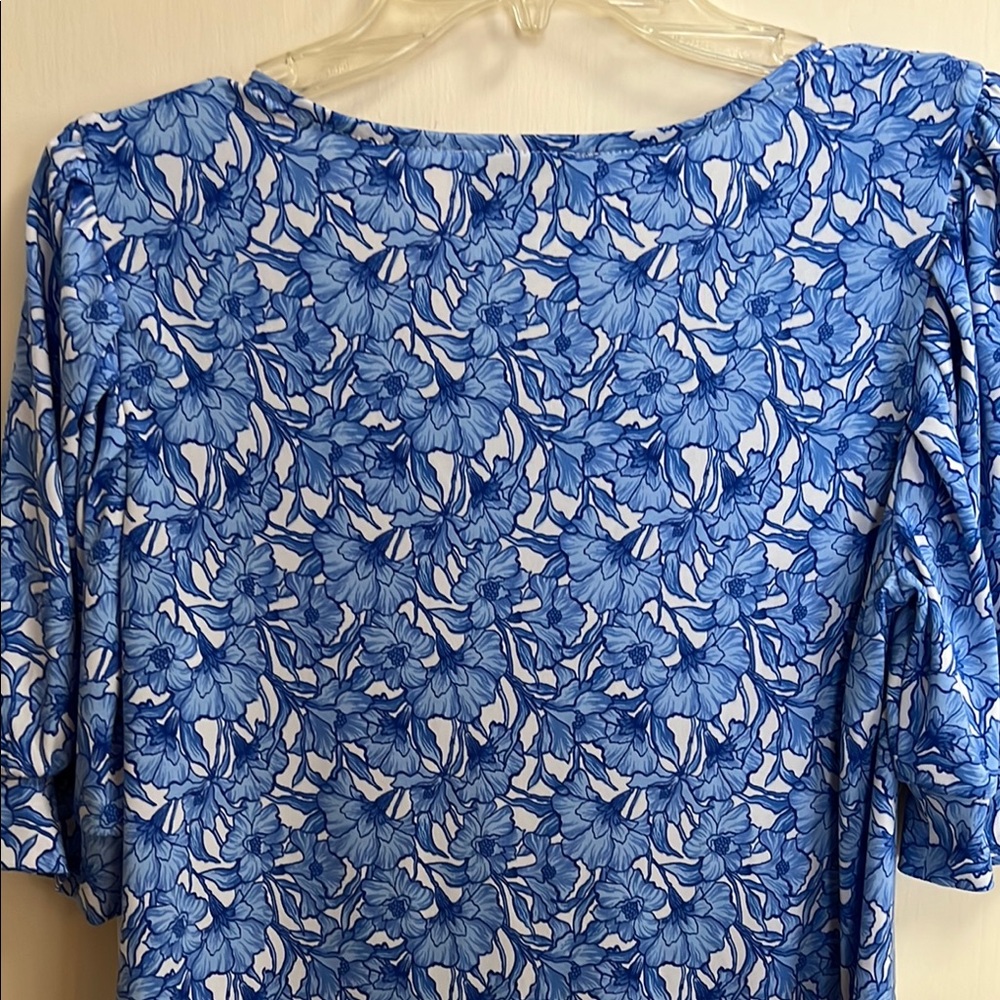 CeCe Blue and White Puff Sleeve Fitted Blouse - Picture 6 of 7